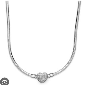 Collar PANDORA Essence Cadena de serpiente con corazón 